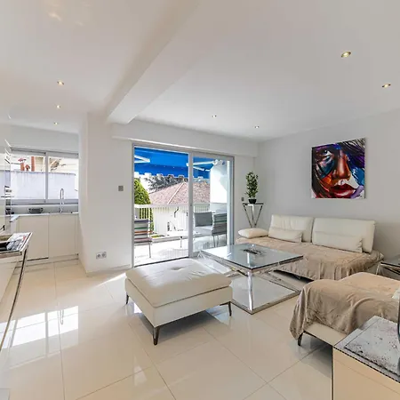 公寓 Beautiful With Balcony 1br 2p -
