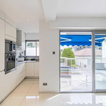 Beautiful With Balcony 1br 2p - *