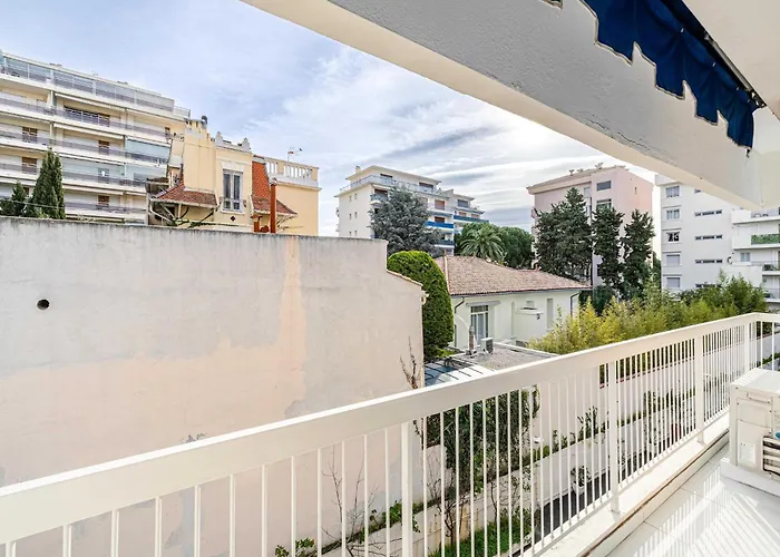 Beautiful With Balcony 1br 2p - *