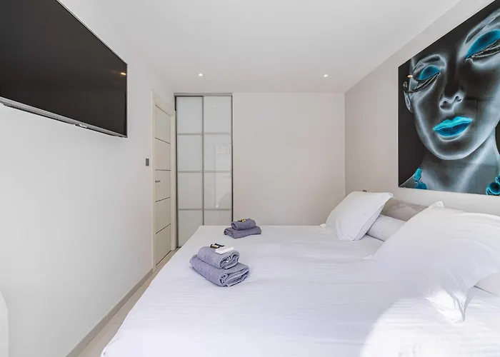 Beautiful With Balcony 1br 2p - Apartment *