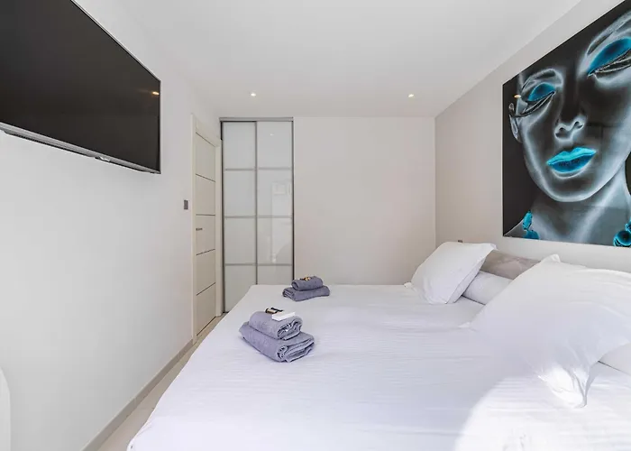 Beautiful With Balcony 1br 2p - Cannes